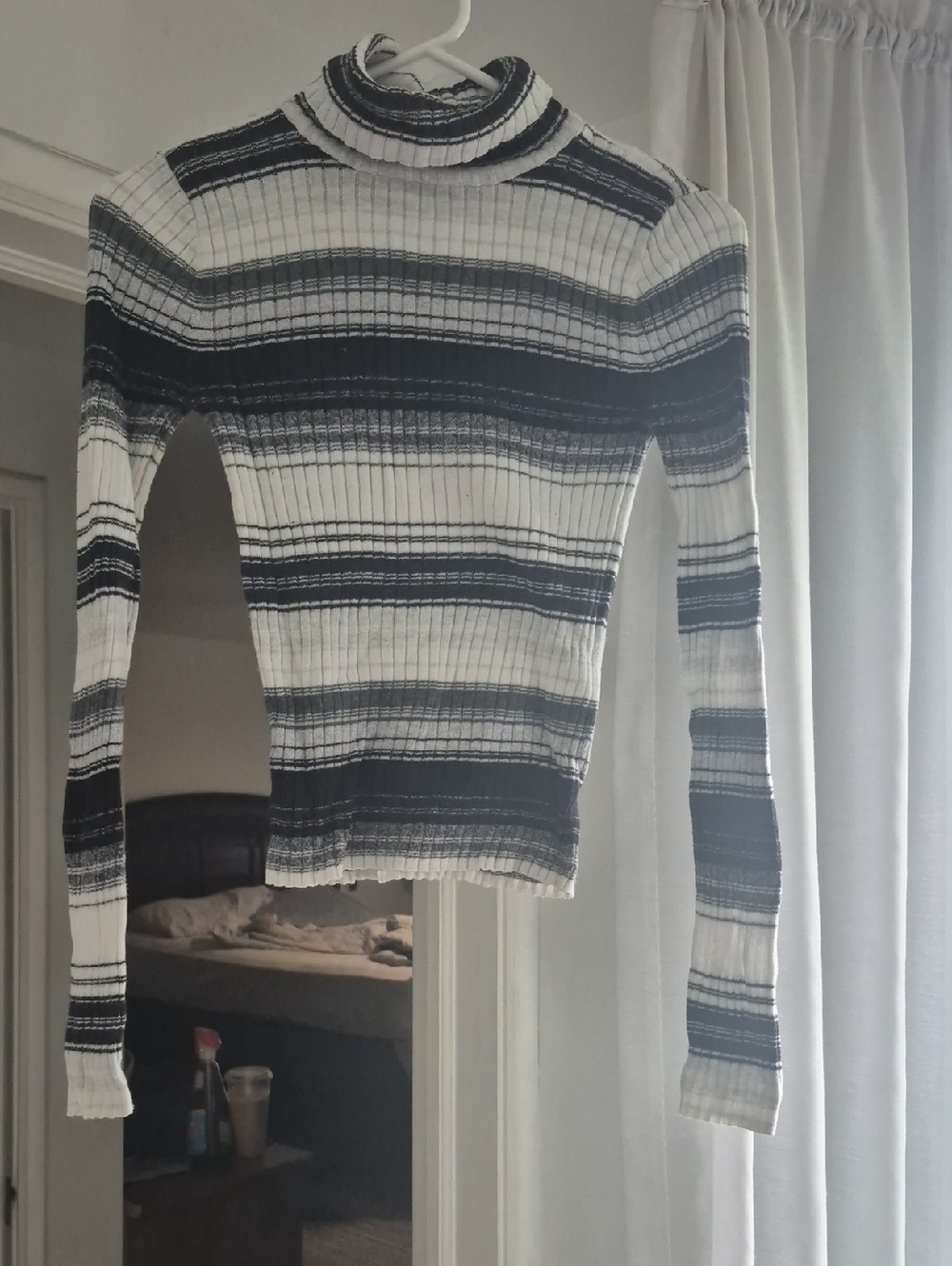 American Eagle Outfitters Black and White Ribbed Turtleneck Top